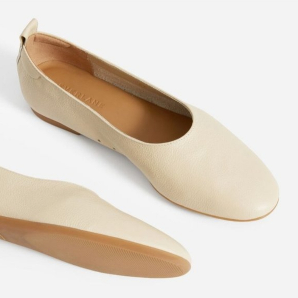 Everlane The Italian Leather Day Glove in cream